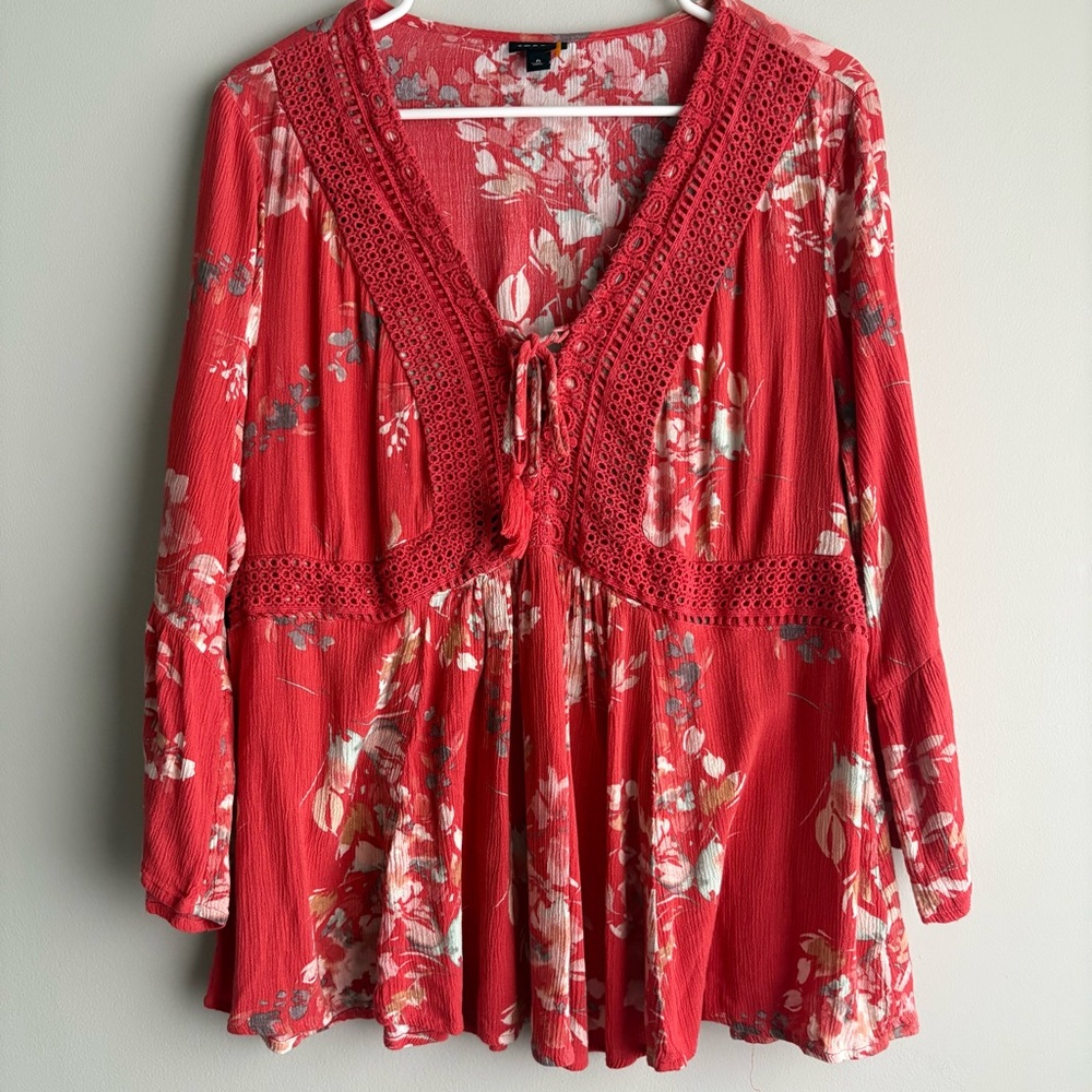 Torrid Floral Babydoll Boho Peasant Top Tie Front Crochet Size 0 Red